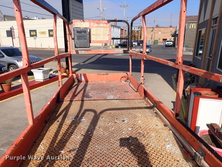 image for item IK9181 JLG 3246E2  scissor lift