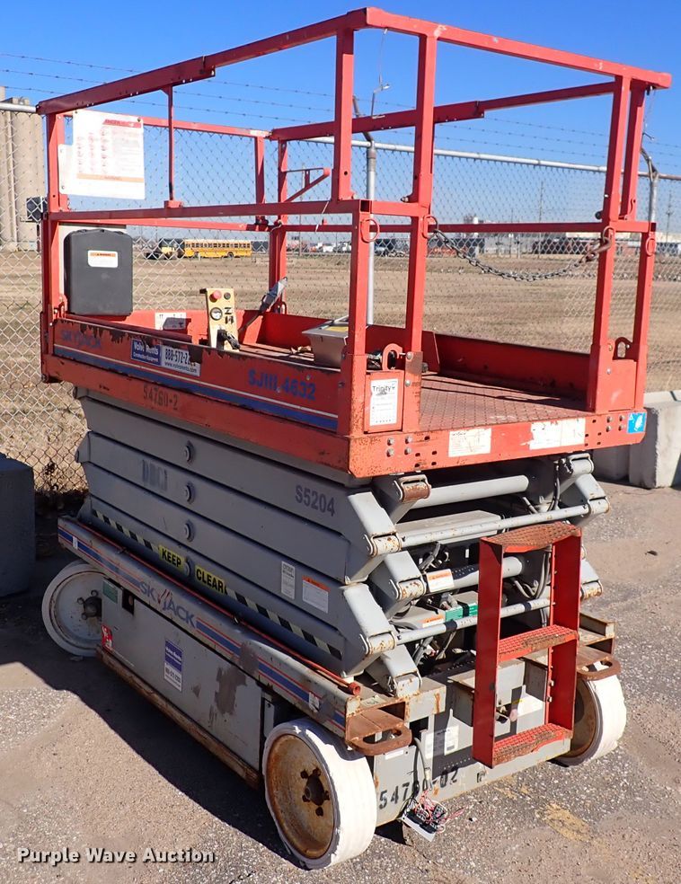 image for item IN9044 2008 Skyjack SJ4632  scissor lift