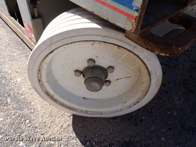 image for item IN9044 2008 Skyjack SJ4632  scissor lift