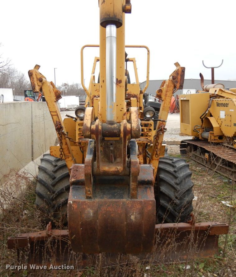 image for item IO9548 1999 Vermeer V8100  trencher