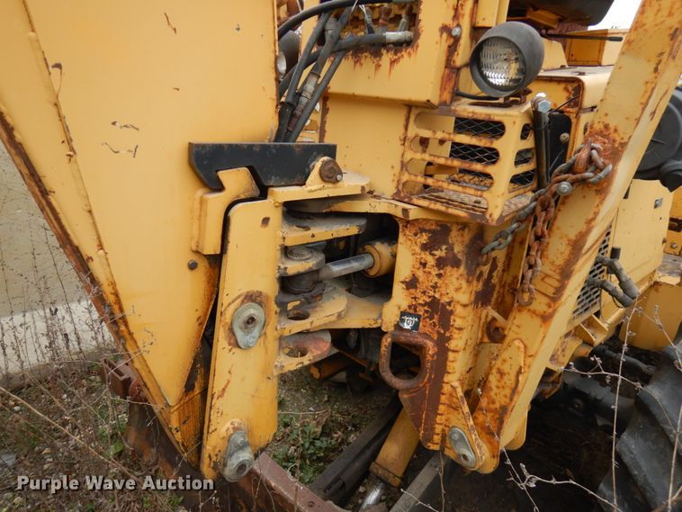 image for item IO9548 1999 Vermeer V8100  trencher