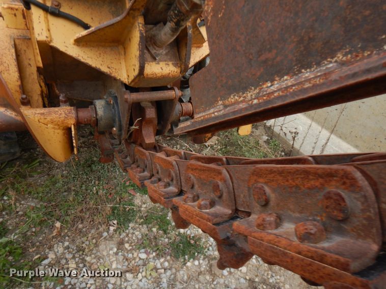 image for item IO9548 1999 Vermeer V8100  trencher