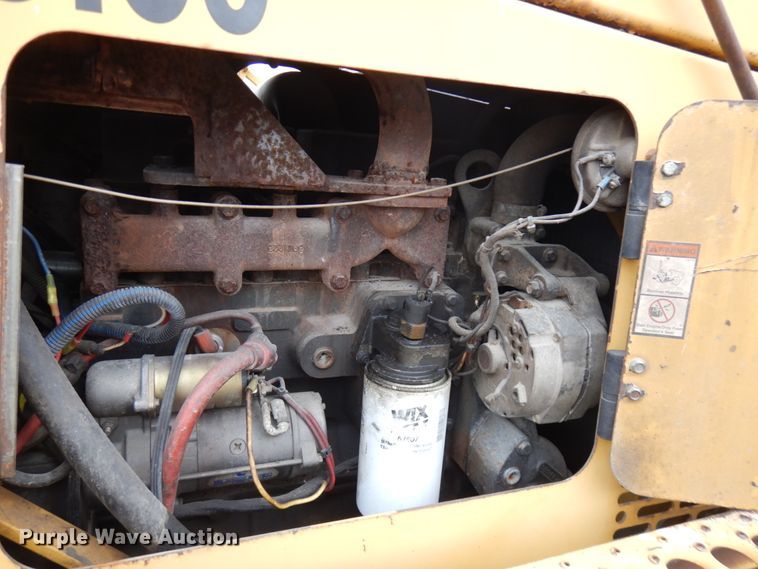 image for item IO9548 1999 Vermeer V8100  trencher