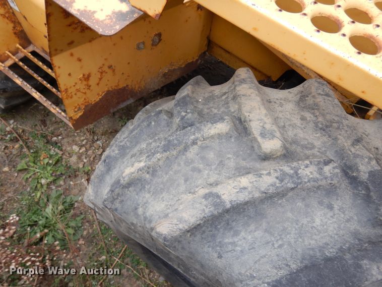 image for item IO9548 1999 Vermeer V8100  trencher