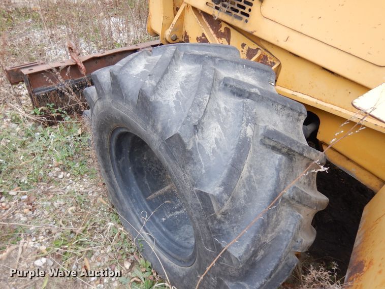 image for item IO9548 1999 Vermeer V8100  trencher