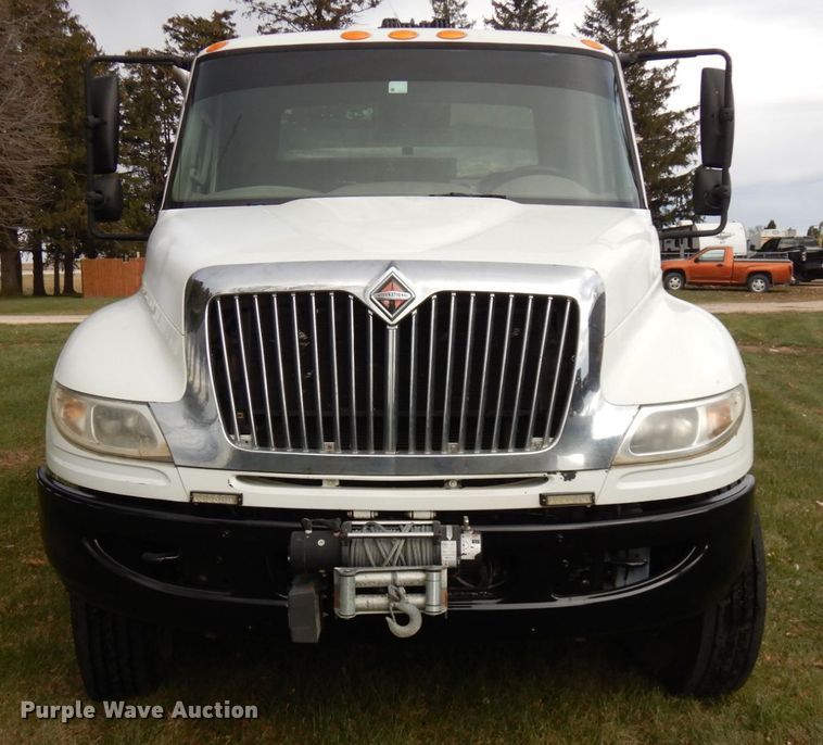 image for item IO9550 2012 International 7400  grapple truck