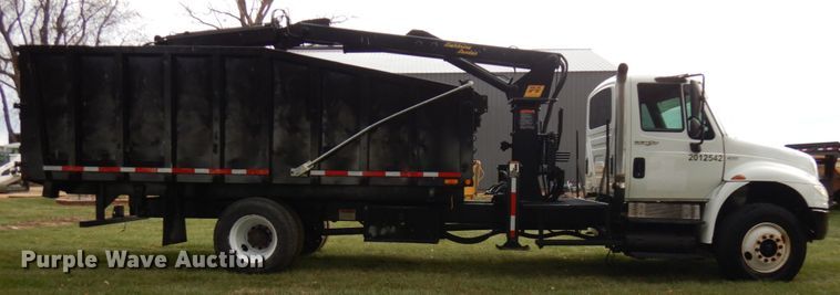 image for item IO9550 2012 International 7400  grapple truck