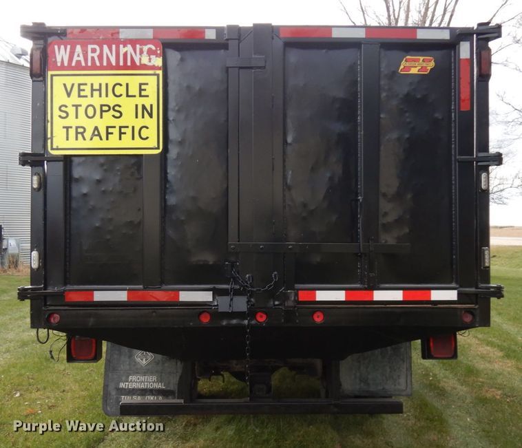 image for item IO9550 2012 International 7400  grapple truck