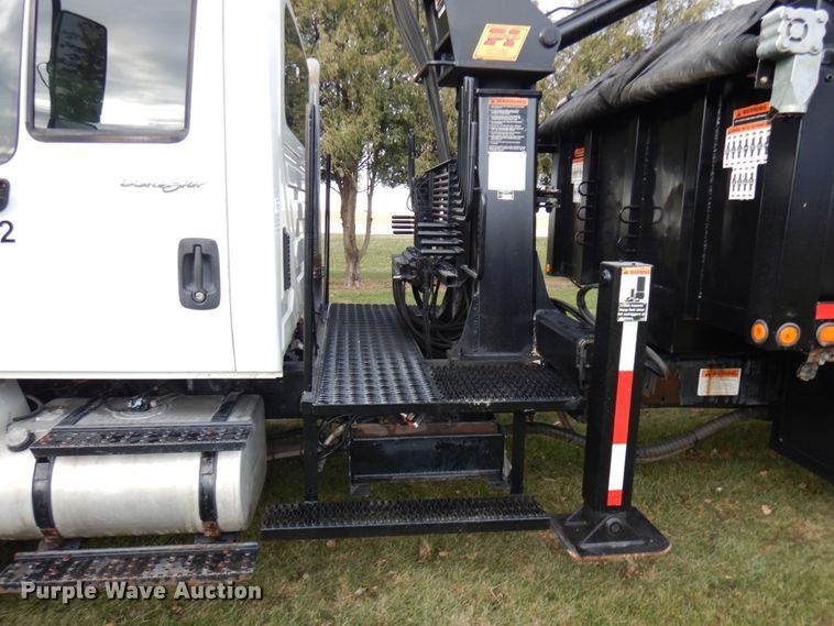 image for item IO9550 2012 International 7400  grapple truck