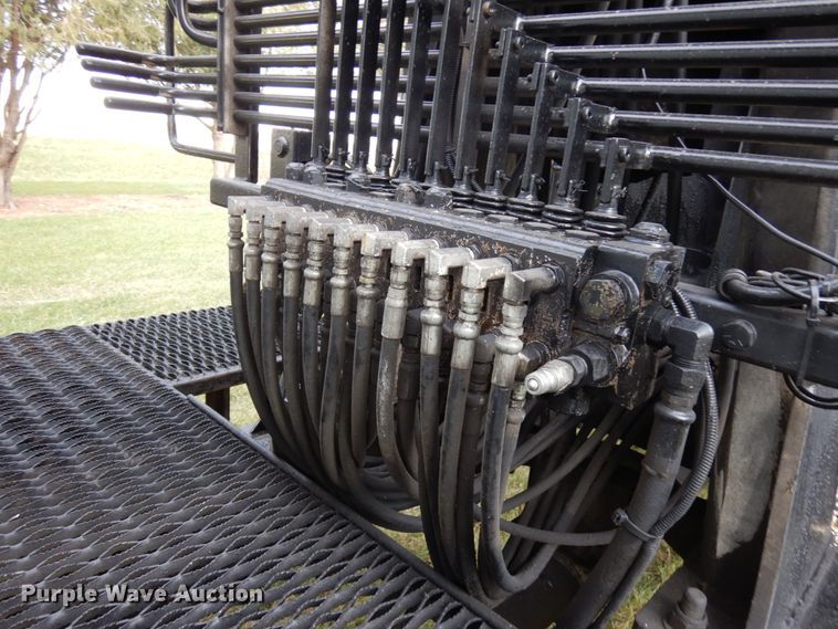 image for item IO9550 2012 International 7400  grapple truck