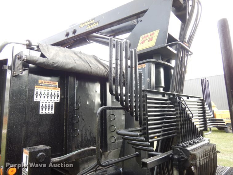 image for item IO9550 2012 International 7400  grapple truck