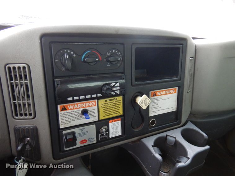 image for item IO9550 2012 International 7400  grapple truck