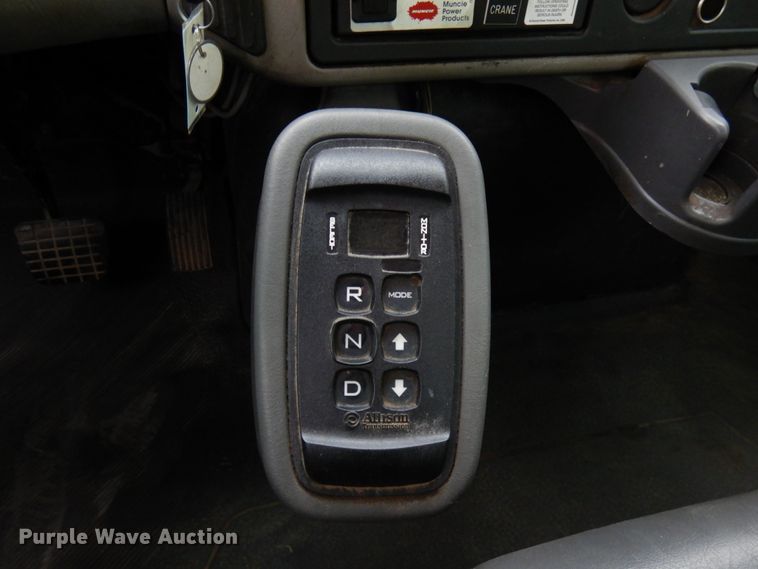 image for item IO9550 2012 International 7400  grapple truck