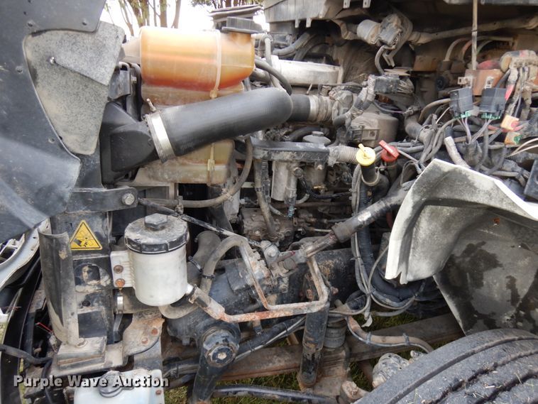 image for item IO9550 2012 International 7400  grapple truck