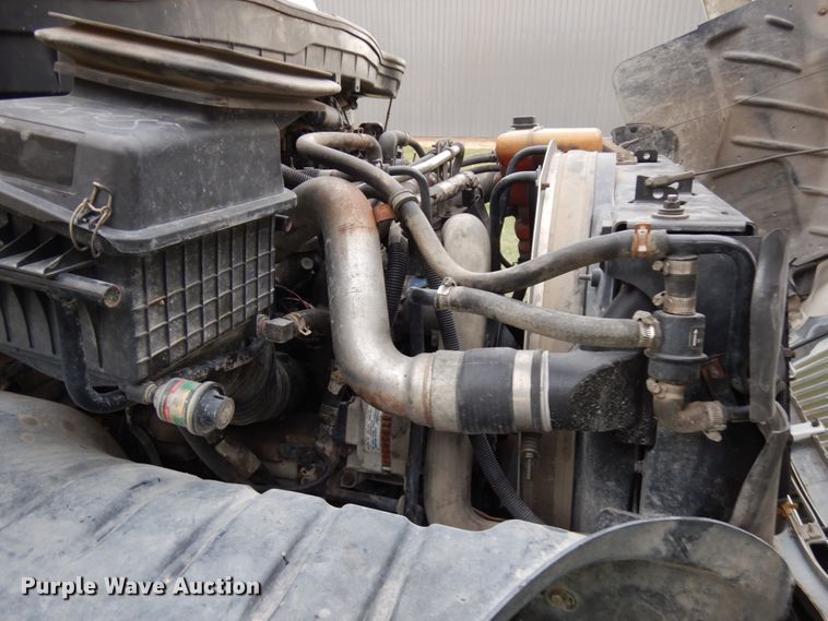 image for item IO9550 2012 International 7400  grapple truck