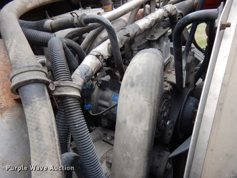 image for item IO9550 2012 International 7400  grapple truck