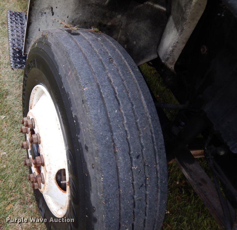 image for item IO9550 2012 International 7400  grapple truck