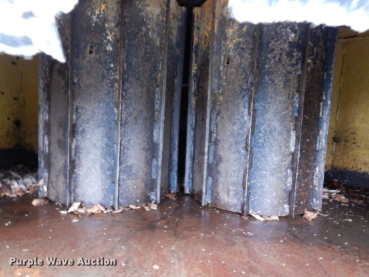 image for item IO9551 Vermeer BC1800A  wood chipper