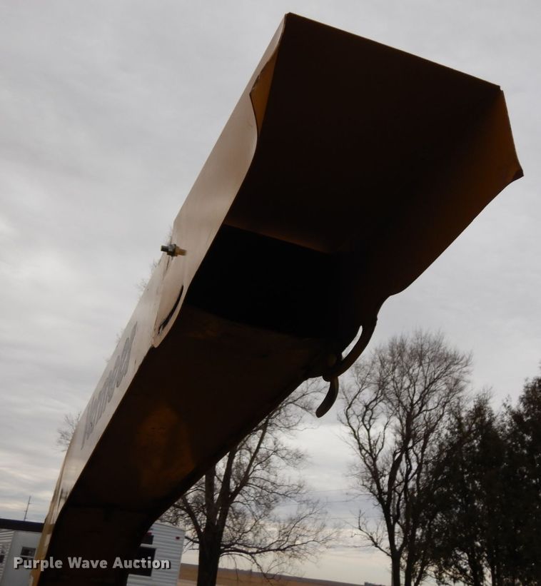 image for item IO9551 Vermeer BC1800A  wood chipper