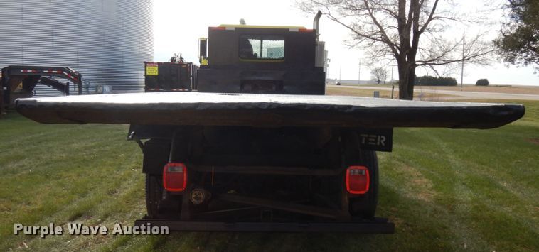 image for item IO9553 1997 Peterbilt 378  rollback truck