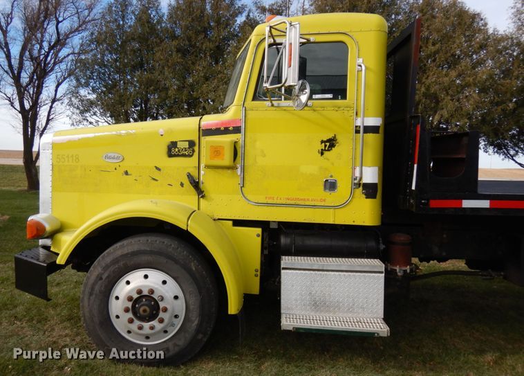 image for item IO9553 1997 Peterbilt 378  rollback truck