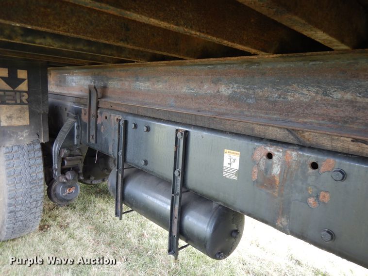 image for item IO9553 1997 Peterbilt 378  rollback truck