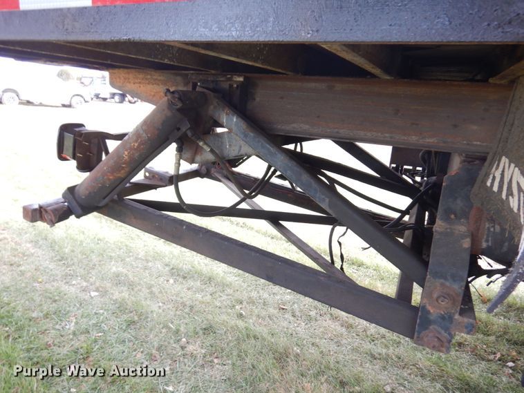 image for item IO9553 1997 Peterbilt 378  rollback truck