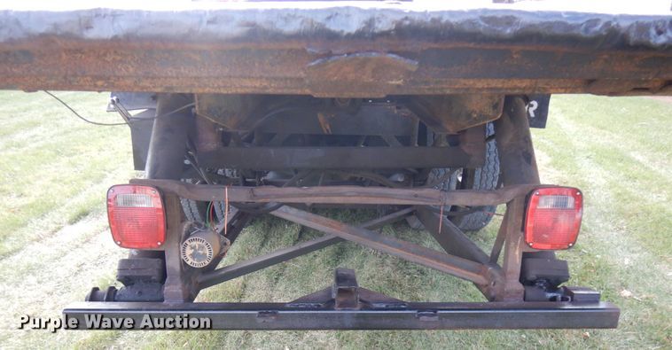 image for item IO9553 1997 Peterbilt 378  rollback truck