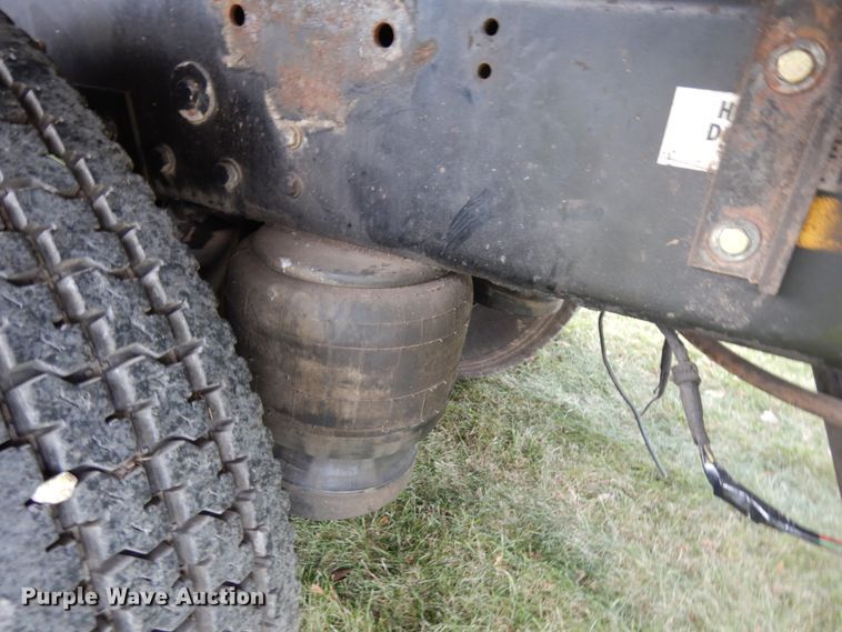 image for item IO9553 1997 Peterbilt 378  rollback truck