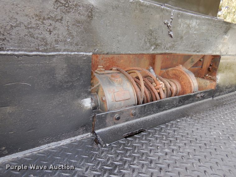 image for item IO9553 1997 Peterbilt 378  rollback truck