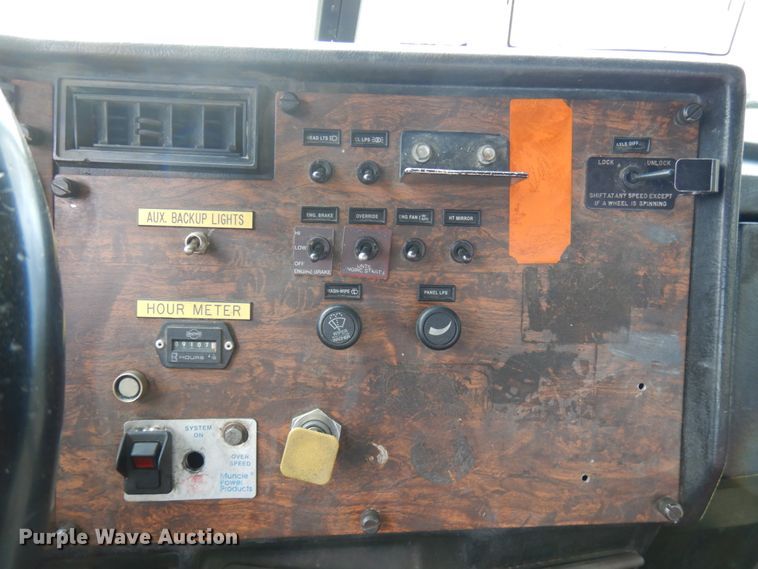 image for item IO9553 1997 Peterbilt 378  rollback truck