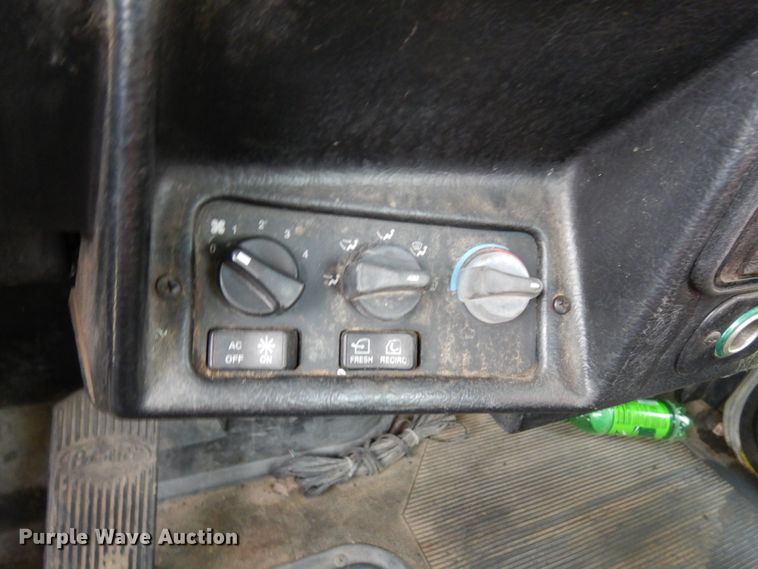 image for item IO9553 1997 Peterbilt 378  rollback truck