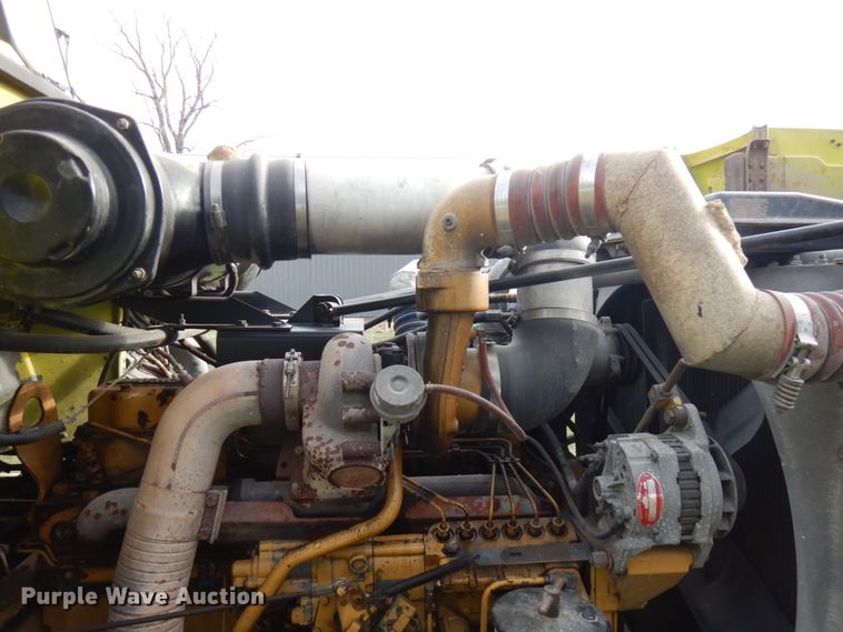 image for item IO9553 1997 Peterbilt 378  rollback truck