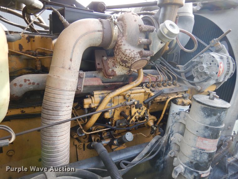 image for item IO9553 1997 Peterbilt 378  rollback truck