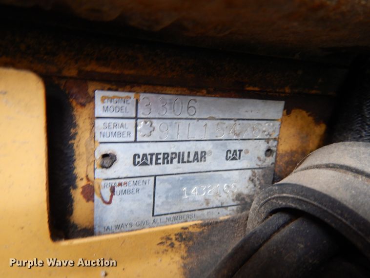 image for item IO9553 1997 Peterbilt 378  rollback truck