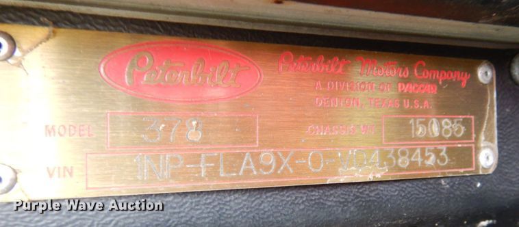 image for item IO9553 1997 Peterbilt 378  rollback truck