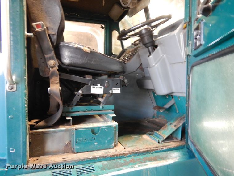 image for item IO9585 Elgin Pelican  street sweeper