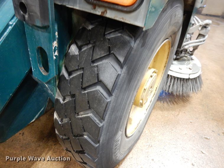 image for item IO9585 Elgin Pelican  street sweeper