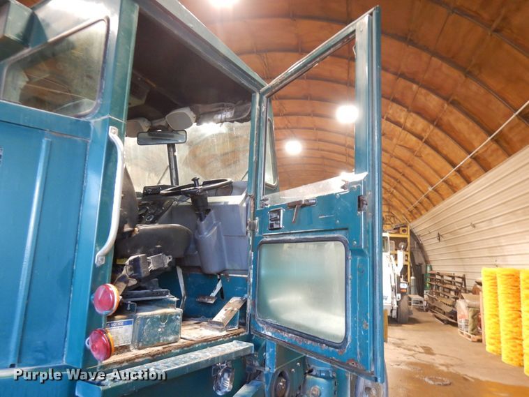 image for item IO9586 Elgin Pelican  street sweeper