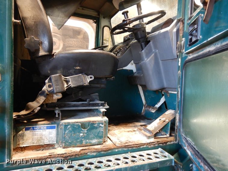 image for item IO9586 Elgin Pelican  street sweeper