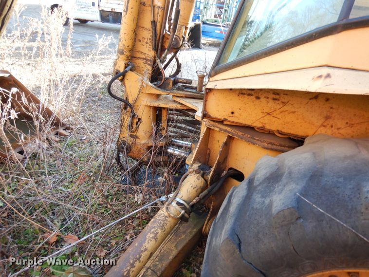 image for item IO9587 1986 Caterpillar 416  backhoe