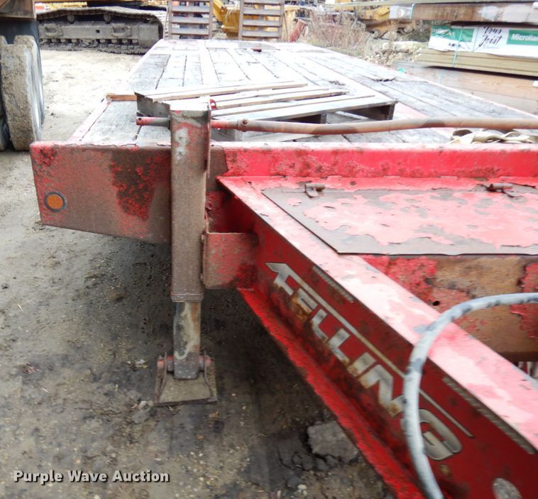 image for item IO9589 2004 Felling FT-50-3 LP  equipment trailer