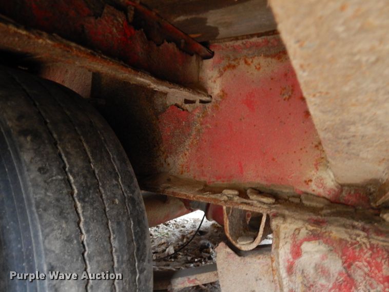 image for item IO9589 2004 Felling FT-50-3 LP  equipment trailer