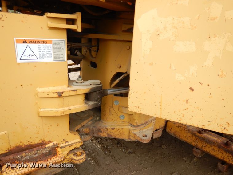 image for item IO9591 1986 Caterpillar 816B  soil compactor