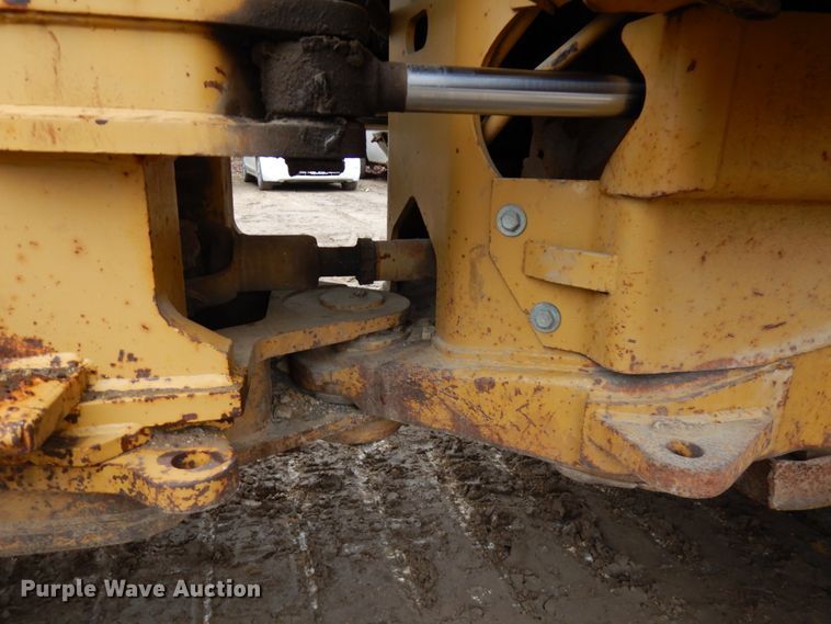 image for item IO9591 1986 Caterpillar 816B  soil compactor