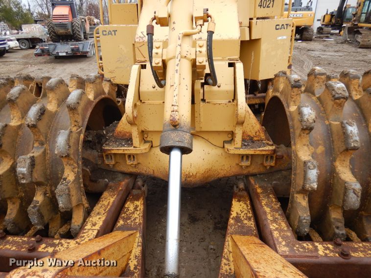 image for item IO9591 1986 Caterpillar 816B  soil compactor