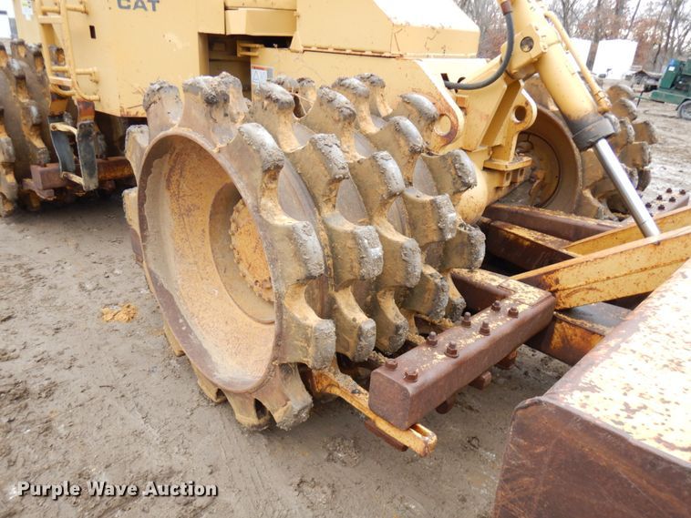image for item IO9591 1986 Caterpillar 816B  soil compactor