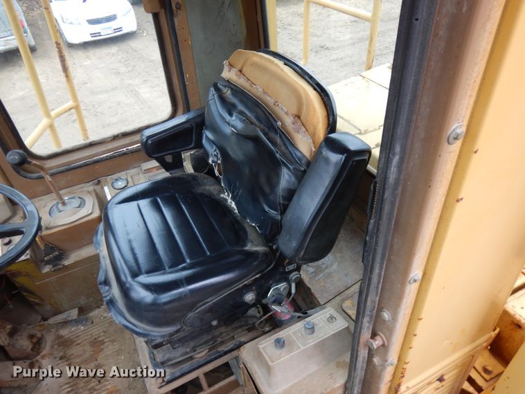 image for item IO9591 1986 Caterpillar 816B  soil compactor