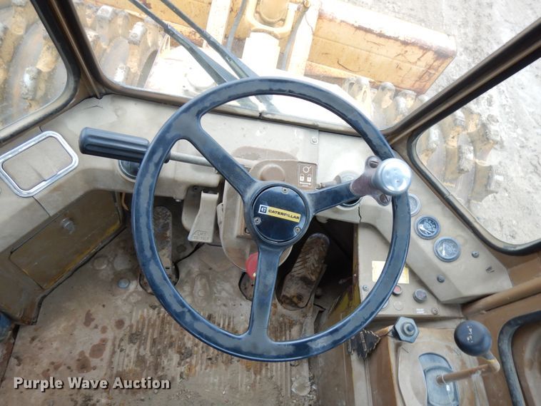 image for item IO9591 1986 Caterpillar 816B  soil compactor