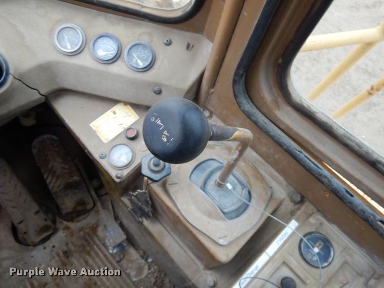 image for item IO9591 1986 Caterpillar 816B  soil compactor